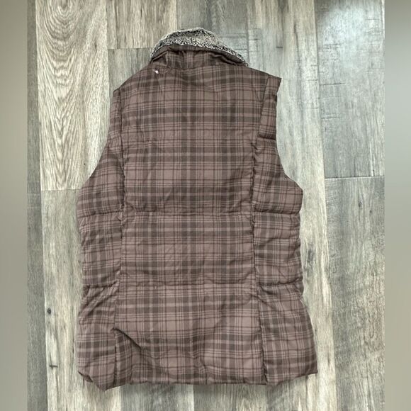 WOMENS COLUMBIA VEST SIZE MEDIUM - Picture 4 of 4